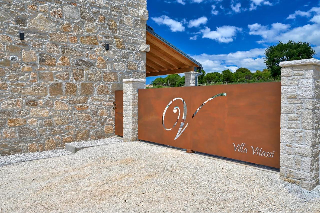 Vitassi Vila *