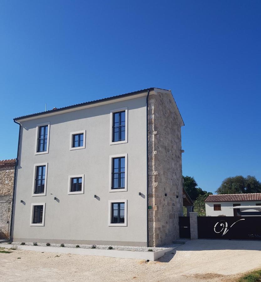 Vitassi * Pula